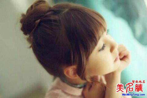 揭秘熱門女生網(wǎng)名背后的故事，變化、學習與自信的力量