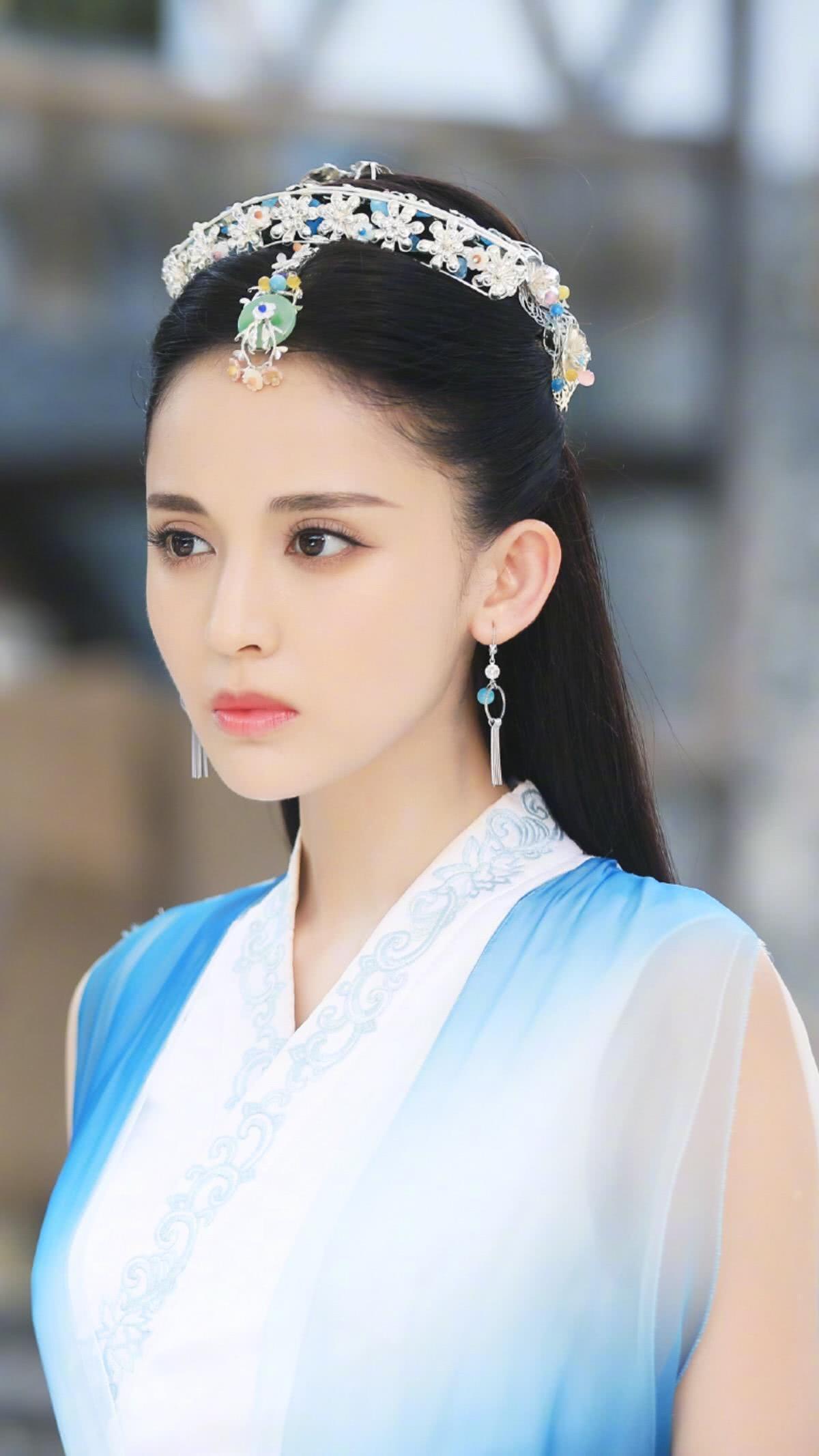 古裝魅力再現(xiàn)，歷史與時(shí)尚交融的藝術(shù)典范之美